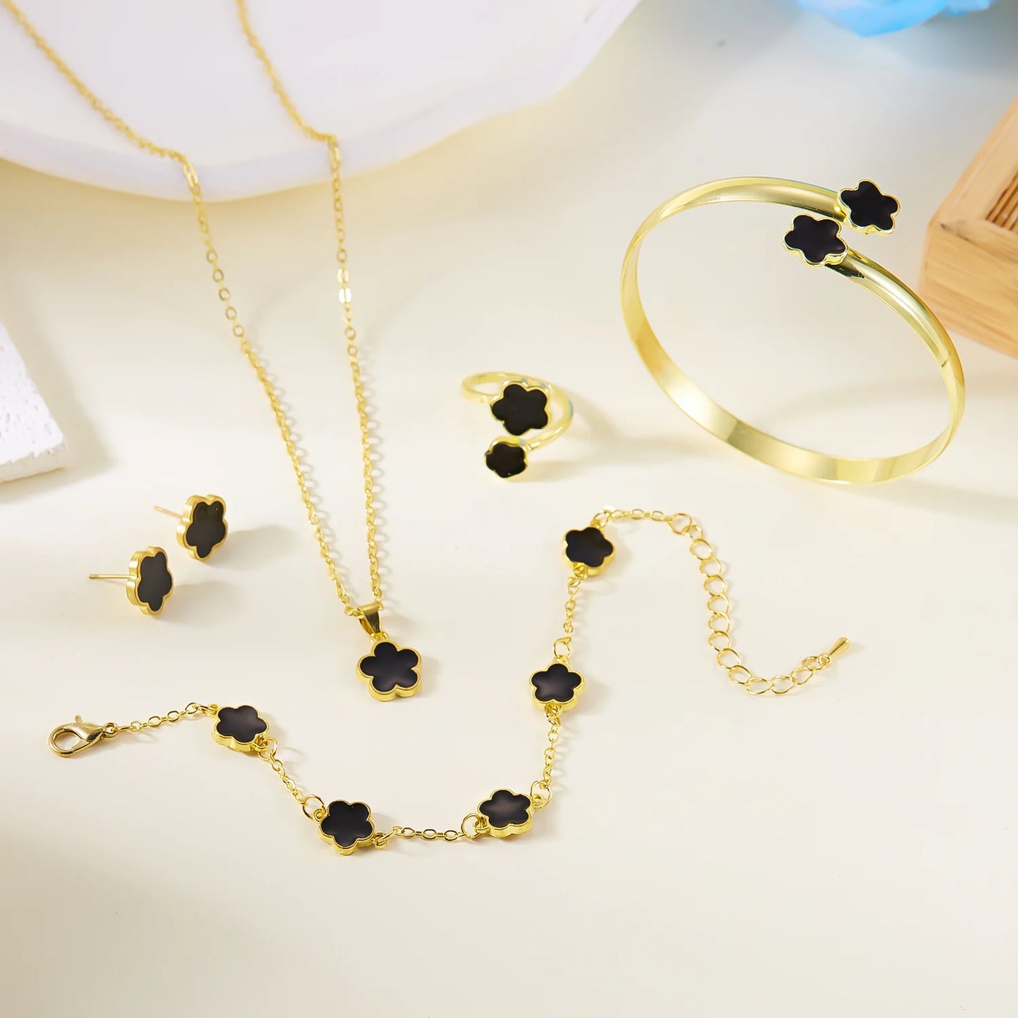 bracelet en or a fleure